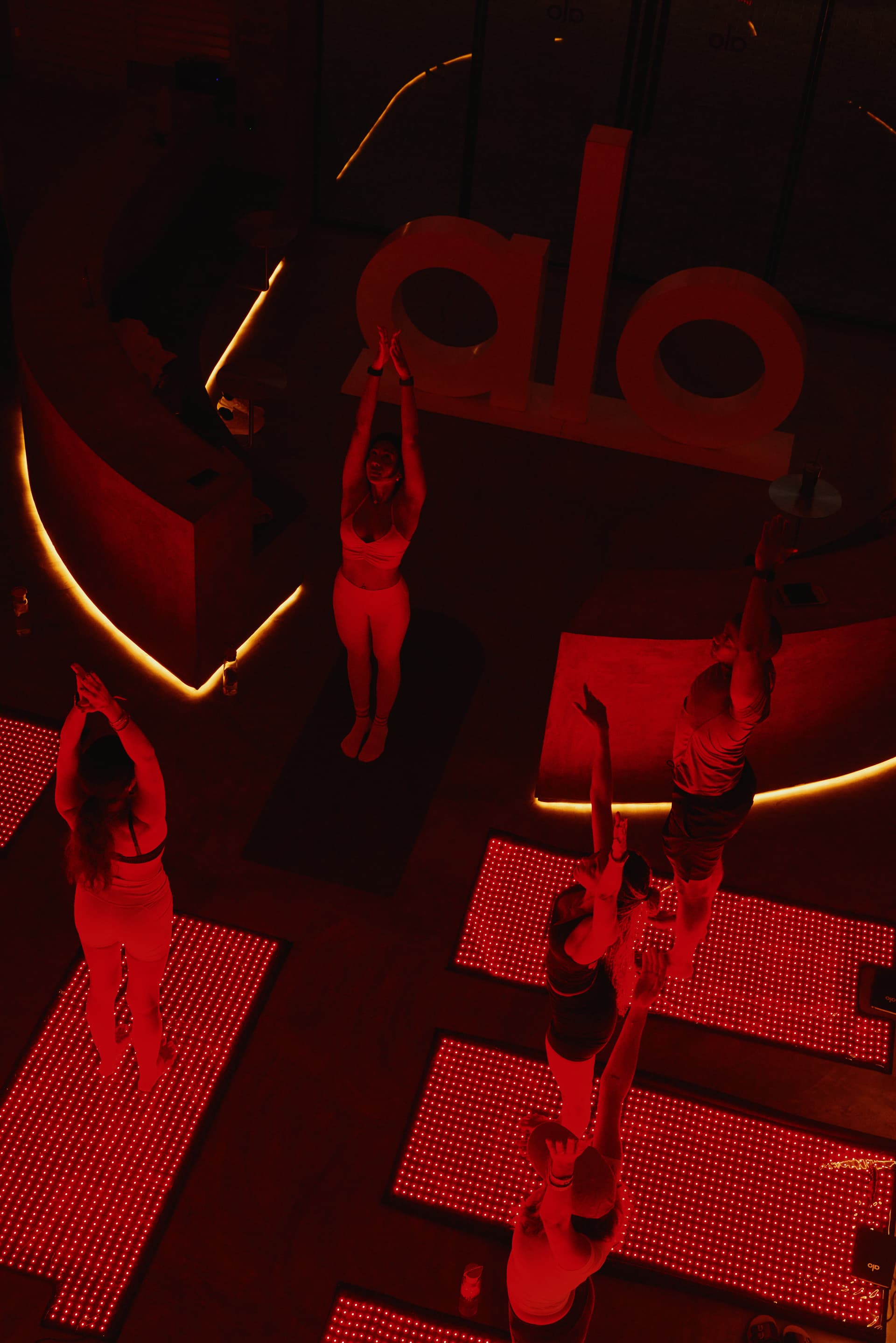 Red Light Sculpt with Alo Yoga